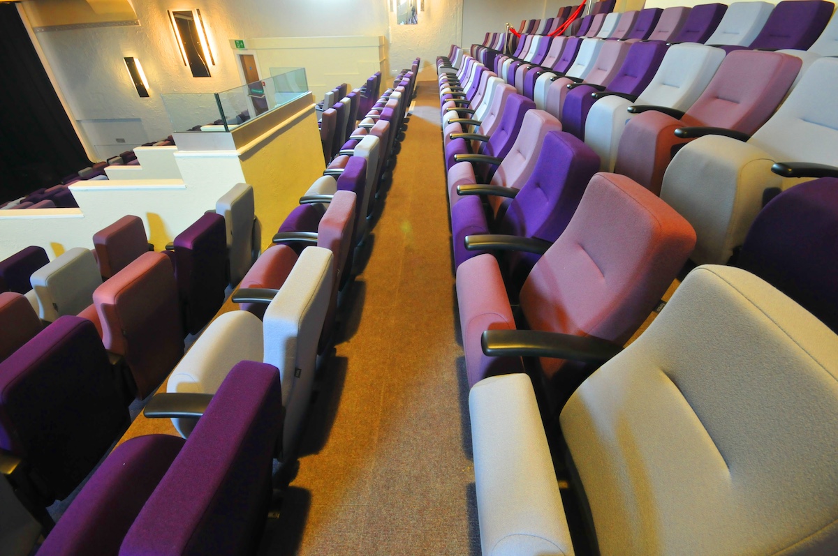 Padded Church Chairs: Combining Style and Comfort for Congregants Image